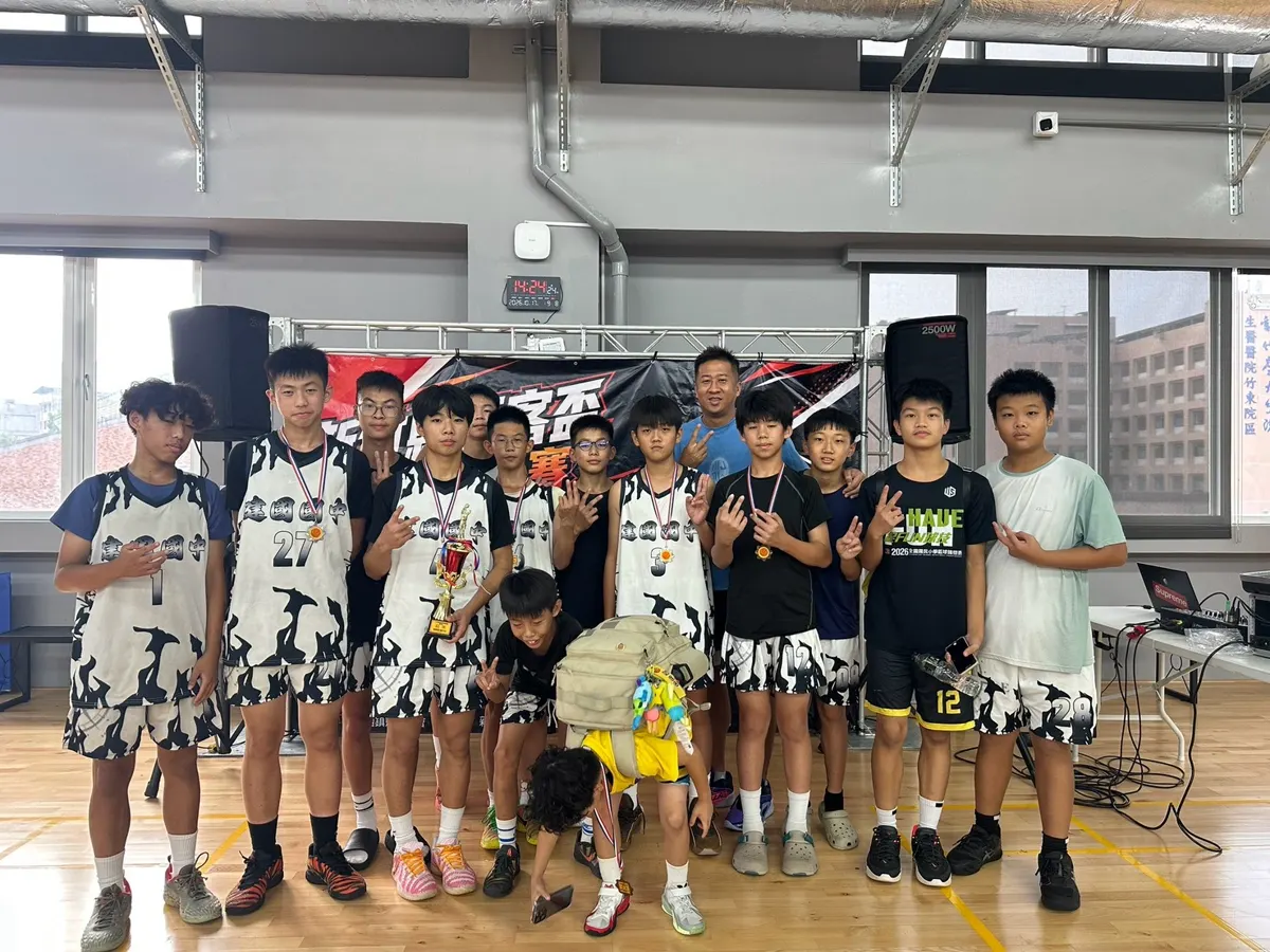 國中隊室內合照